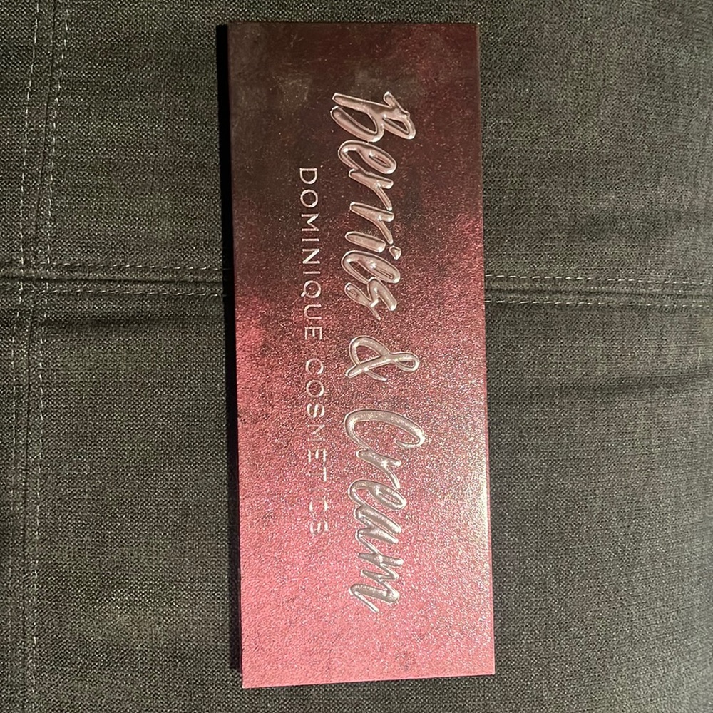 dominique cosmetics berries and cream eyeshadow palette